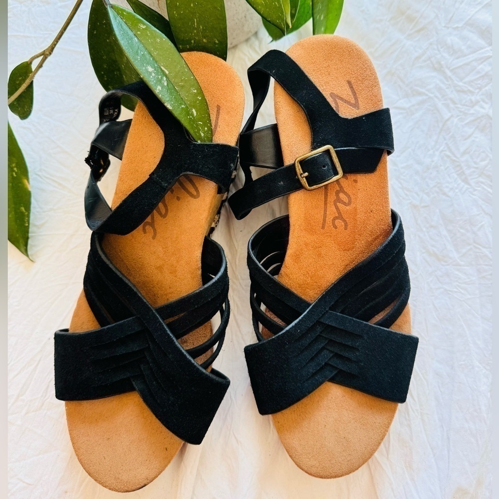 Really cute zodiac court platform